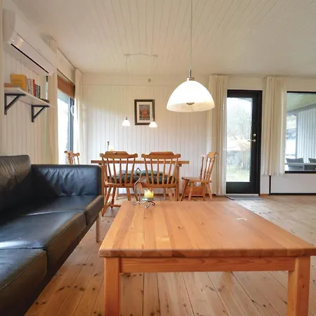 3 Bedroom Cozy In Szálloda
