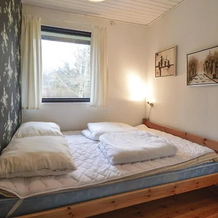 3 Bedroom Cozy In 3*